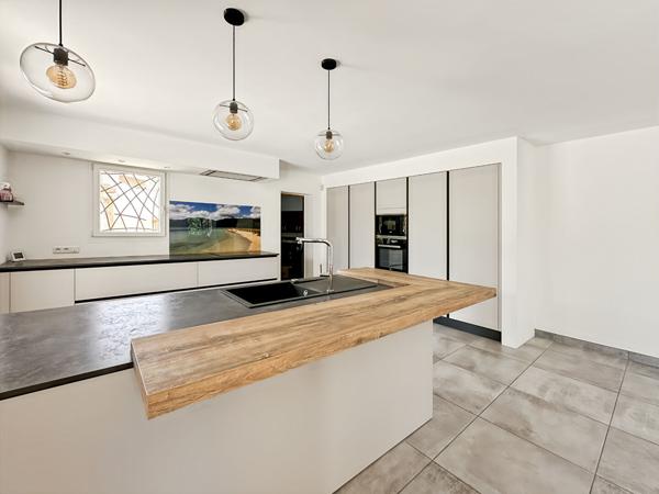 Maison Martigues 5 pièce(s) 166 m2 - 4 chambres et un bureau