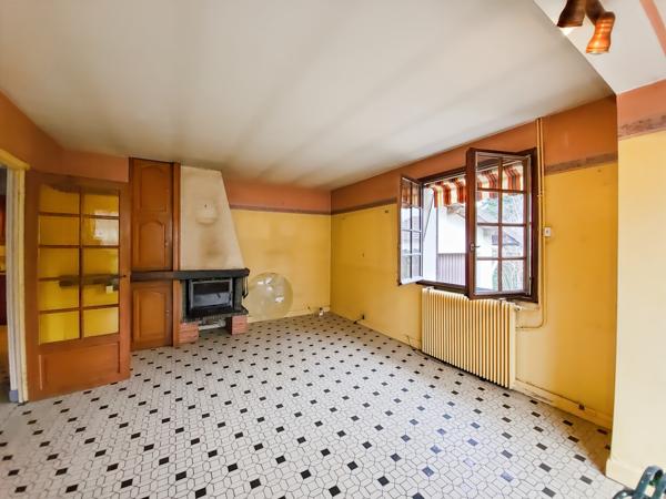 Longpont-sur-Orge (91310) Maison individuelle de 5 pièces de 122 m2 utiles avec une vie de plain pied sur terrain de 652 m2