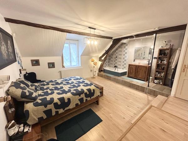 Marcoussis (91460) MARCOUSSIS - Ancien Corps de Ferme Rénové - Belles prestations - Excellent état - Garage - Jardin 800 m2