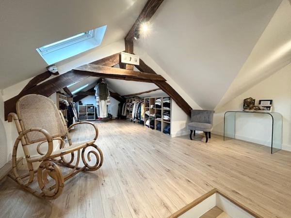 Marcoussis (91460) MARCOUSSIS - Ancien Corps de Ferme Rénové - Belles prestations - Excellent état - Garage - Jardin 800 m2