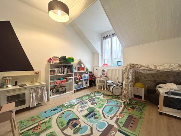 Marcoussis (91460) MARCOUSSIS - Ancien Corps de Ferme Rénové - Belles prestations - Excellent état - Garage - Jardin 800 m2