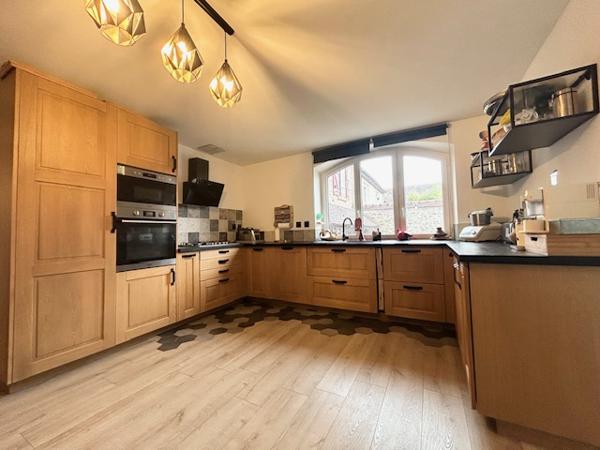 Marcoussis (91460) MARCOUSSIS - Ancien Corps de Ferme Rénové - Belles prestations - Excellent état - Garage - Jardin 800 m2