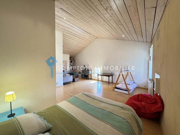 Maison 5 pièce(s) 3 chambre(s) 195 m²