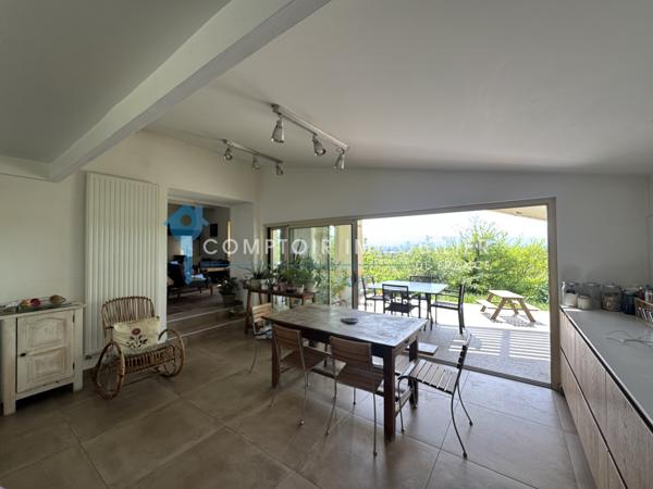 Maison 5 pièce(s) 3 chambre(s) 195 m²