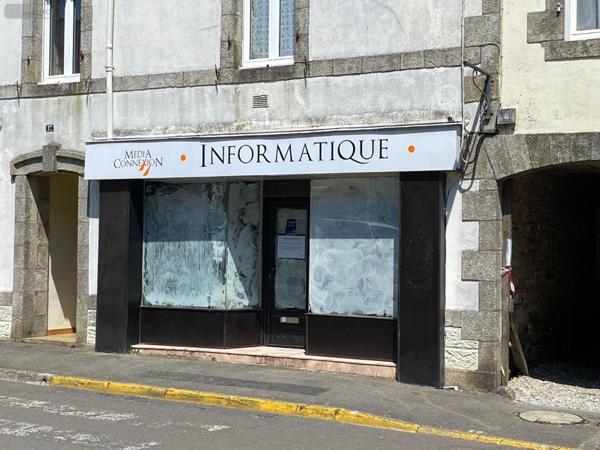 Local Professionnel et commercial à vendre à Scaër dans le Finistère (29390), ref : 29122-1428