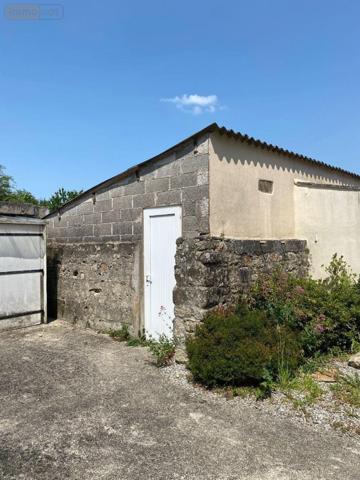 Local Professionnel et commercial à vendre à Scaër dans le Finistère (29390), ref : 29122-1428
