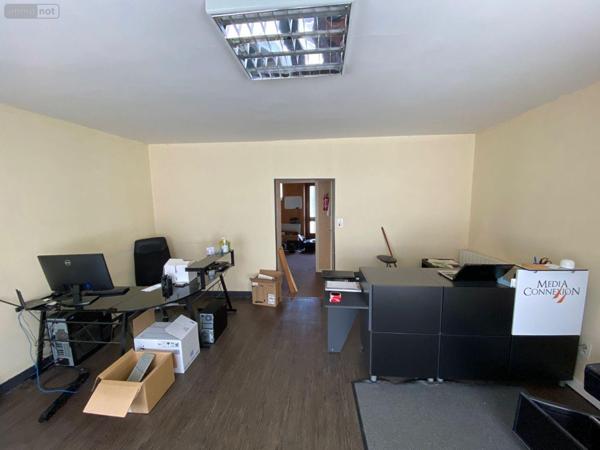 Local Professionnel et commercial à vendre à Scaër dans le Finistère (29390), ref : 29122-1428