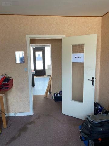 Local Professionnel et commercial à vendre à Scaër dans le Finistère (29390), ref : 29122-1428