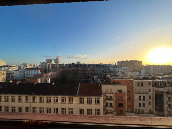 Pelleport - Télégraphe : Grand 2 pièces avec vue dégagée sans vis à vis au sein d'une résidence recherchée