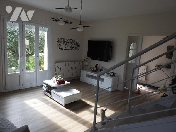 SAUBENS (31600) : villa T6, 150 m2, 4 chambres, sous-sol 150 m2, combles, dans un parc de 1500 m2