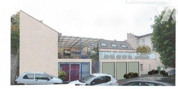 Situé dans un secteur dynamique et recherché de Choisy-le-Roi, à quelques minutes à pied du RER...