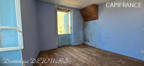 Ardéche, commune de Saint Maurice en Chalencon, maison en pierres à rénover de 120m² environ et une annexe de 40m² environ avec un four à pain.