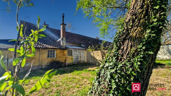 Maison de 85  m² à rénover  sur 833 m² de terrain Proche Hesdin