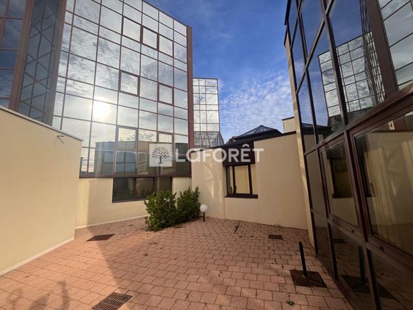 Achat bureau Izernore - 1405 m² - 2 037 844 €