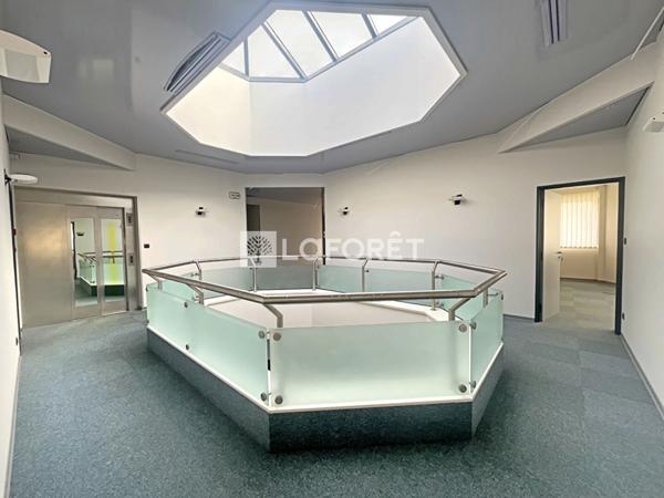 Achat bureau Izernore - 1405 m² - 2 037 844 €