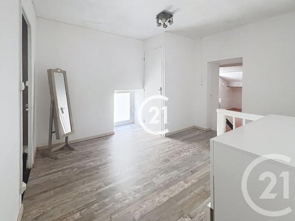 Maison à vendre  4 pièces - 128 m 2   COGNAC  - 16