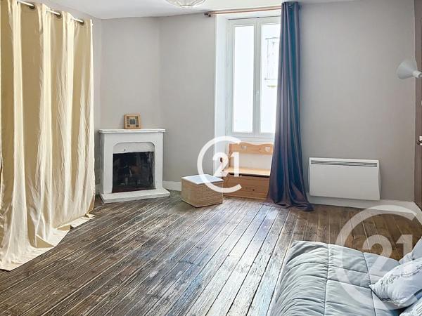 Maison à vendre  4 pièces - 128 m 2   COGNAC  - 16
