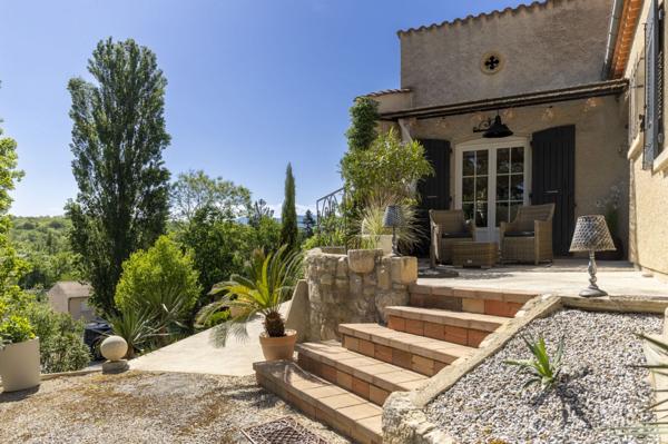 Superbe villa 153m² avec véranda, terrasses et jar - REF. VM463