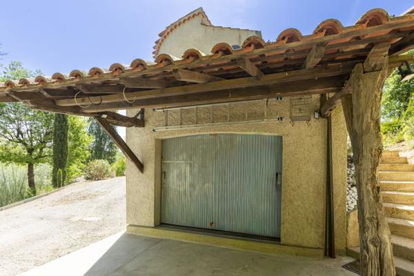 Superbe villa 153m² avec véranda, terrasses et jar - REF. VM463