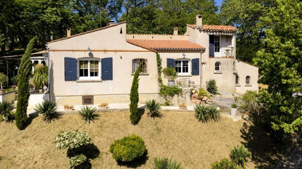 Superbe villa 153m² avec véranda, terrasses et jar - REF. VM463