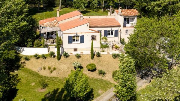 Superbe villa 153m² avec véranda, terrasses et jar - REF. VM463