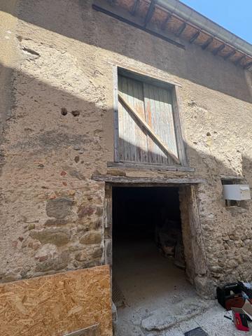 REMISE À RÉNOVER 82 m² SUR DEUX NIVEAUX FORT POTENTIEL D'AMÉNAGEMENT