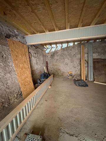REMISE À RÉNOVER 82 m² SUR DEUX NIVEAUX FORT POTENTIEL D'AMÉNAGEMENT