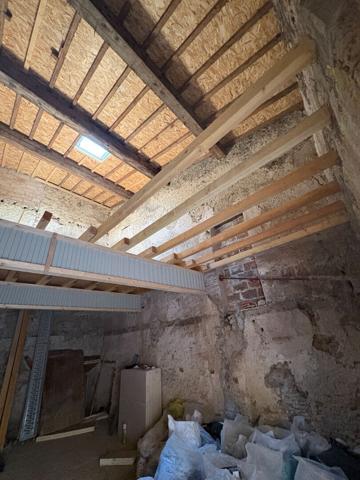 REMISE À RÉNOVER 82 m² SUR DEUX NIVEAUX FORT POTENTIEL D'AMÉNAGEMENT