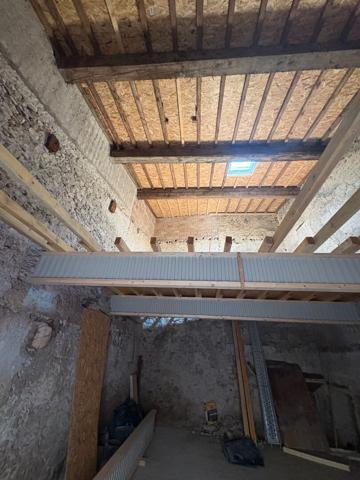 REMISE À RÉNOVER 82 m² SUR DEUX NIVEAUX FORT POTENTIEL D'AMÉNAGEMENT