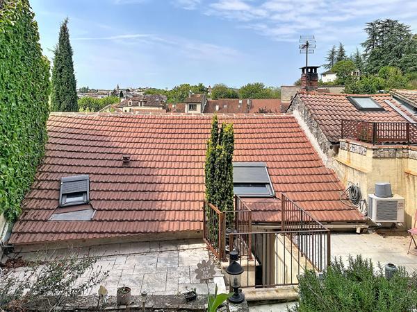 Maison en pierre avec jardin centre Cahors