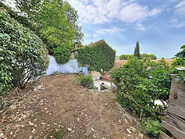 Maison en pierre avec jardin centre Cahors