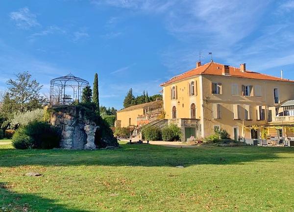 Maison 33 pièces - 1000 m² Bien prestige