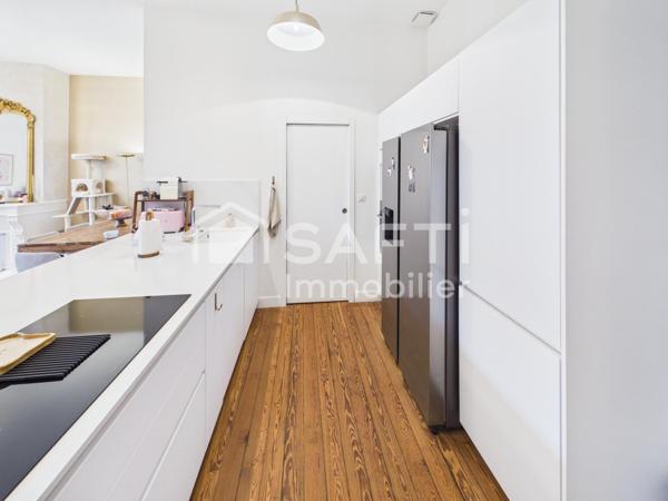 À VENDRE – Élégant appartement de caractère – 146 m² – Bordeaux centre