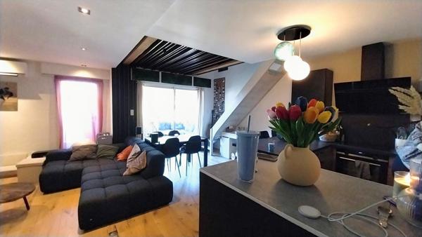 Bormes-les-Mimosas (83230) Magnifique duplex en plein centre ville de Bormes les Mimosas