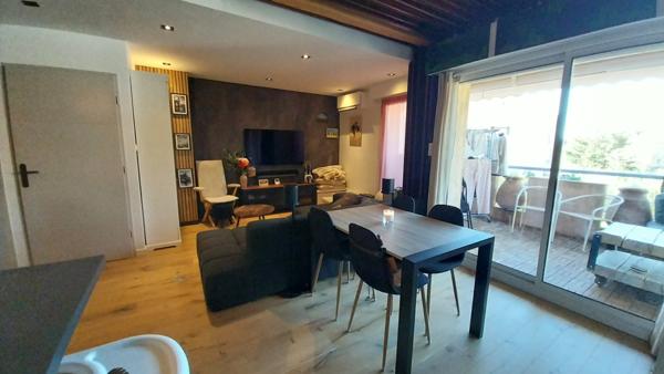 Bormes-les-Mimosas (83230) Magnifique duplex en plein centre ville de Bormes les Mimosas