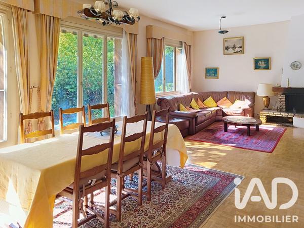 Maison à vendre 8 pièces 222 m² Jouy-en-Josas