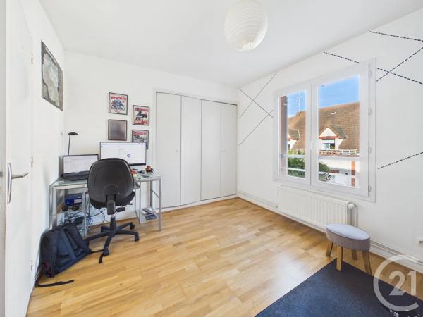 Maison à vendre  6 pièces - 133 m 2   CHARTRES  - 28