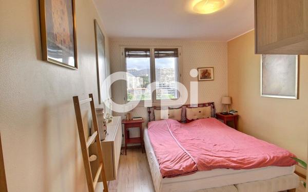 Appartement à vendre    4 pièces • 82 m2 Marseille 9