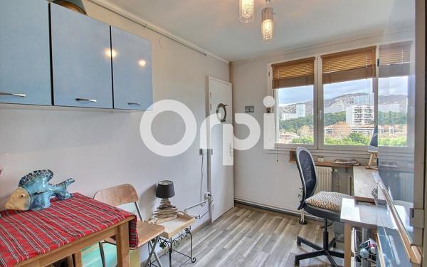 Appartement à vendre    4 pièces • 82 m2 Marseille 9