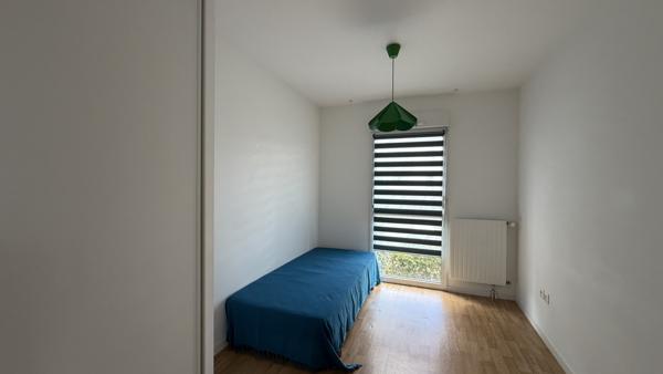Maison familiale avec jardin exposé sud, parking en sous-sol et fort potentiel d'évolution Sébastien RUCHAT vous propose cette maison familiale située dans un environnement calme, offrant des volumes évolutifs et un agencement idéal pour accueillir une famille.