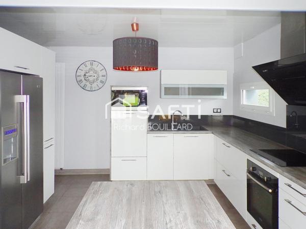 Jolie et lumineuse maison familiale