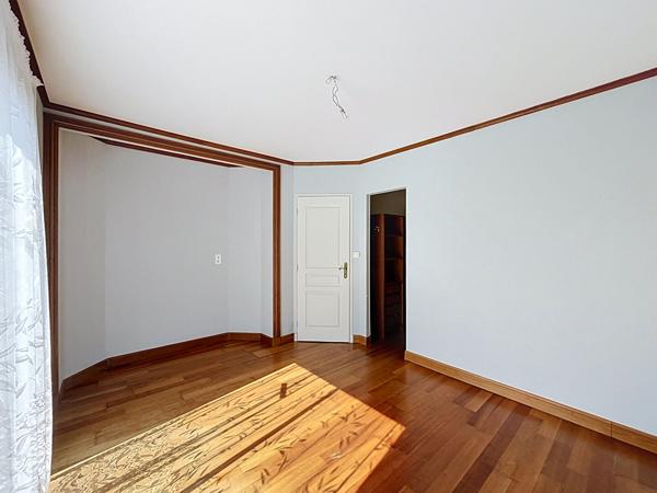 Maison Lucon - 3 chambres - 1 bureau - garage double