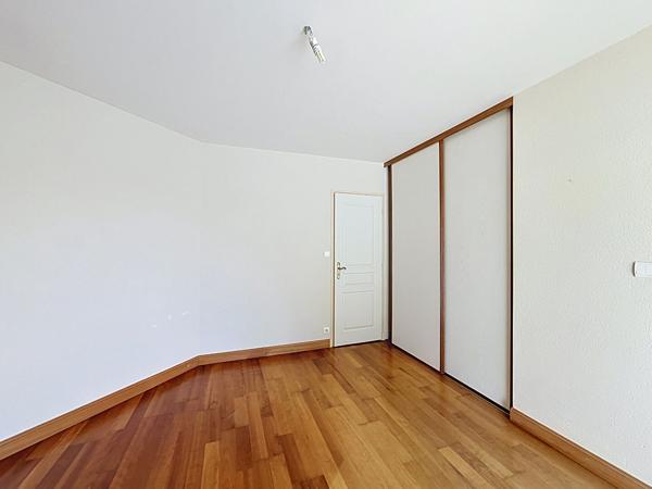 Maison Lucon - 3 chambres - 1 bureau - garage double