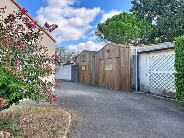 Maison Lucon - 3 chambres - 1 bureau - garage double