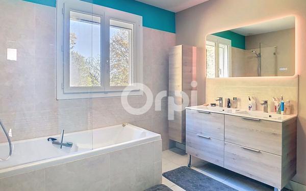 Maison à vendre    6 pièces •  Annesse-et-Beaulieu