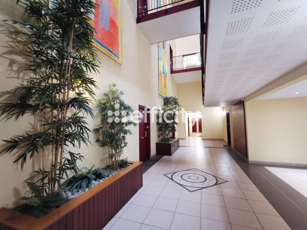 Appartement
         3 pièces
        - 66 m² Exclusivité 276 000 € *