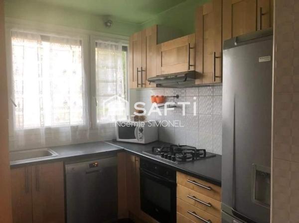 Appartement de trois pièces! Ravalement réglé par le propriétaire !