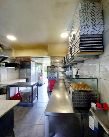 BSK immobilier - Hyun Jee FRADET vous présente : 
Cession de fonds de commerce d'une Pizzeria à Pontault-Combault.
Composition : Salle, comptoir, WC public et grande cuisine avec l'extraction
- Situé dans une petite zone commercial (+pharmacie, boucherie, boulangerie salon de coiffure).
- Superficie 60m² environ
- Parking gratuit dédié aux clients
- 20 places à l'intérieur et 16 places en terrasse
- Loyer : 1424 € HT CC (Hors taxes, charges comprises)
- Bail commercial valable jusqu'au 27/04/2031
- Bail : Restauration.
- Pas de travaux à prévoir, pas de personnel à reprendre.
- CA environ 190 KE HT
* Pour vous accompagner au mieux, merci de munir d'une pièce d'identité.
Un point sur le financement sera également effectué en amont de la visite. *Pizze