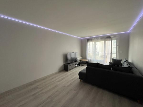 Location                                                      Appartement
                        
                     2 pièces                      50 m2                     à Chartres
