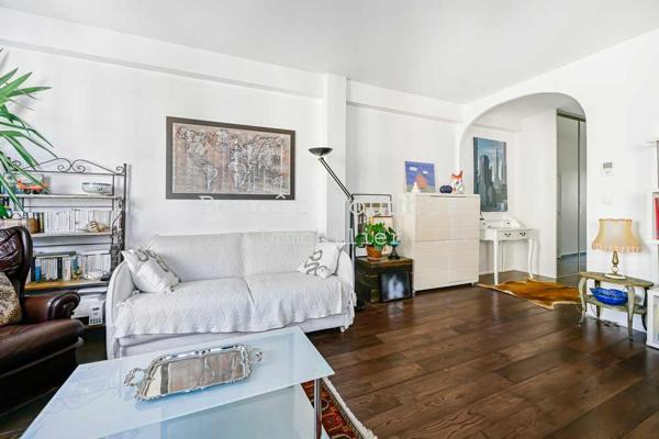 Paris 5ème limite 6ème, sectorisation Henri IV, bel appartement 3/4 pièces avec vue sur Note-Dame.